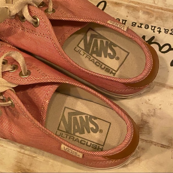 Vans UltraCush Lace Up Sneakers - Picture 8 of 10